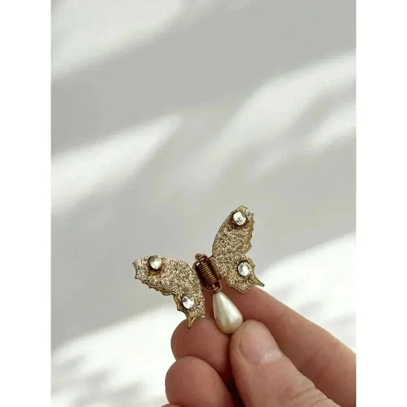 Vintage Sparkle Butterfly Pearl Embellished Brooch Pin - Picture 10 of 10